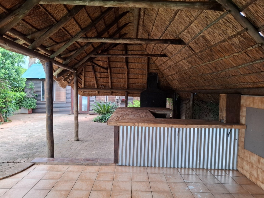 5 Bedroom Property for Sale in Fichardt Park Free State